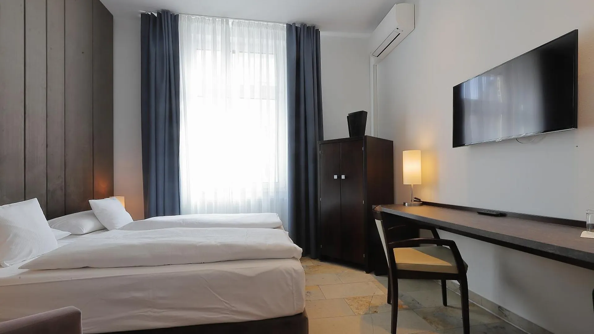 Devin Art Hotel Дюссельдорф 4*,  Германия