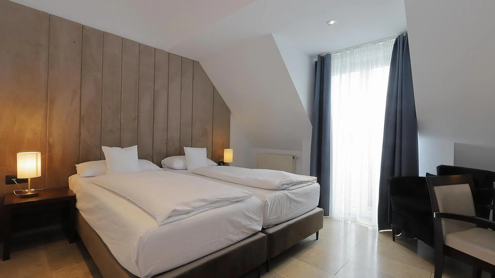 Devin Art Hotel Дюссельдорф 4*,  Германия