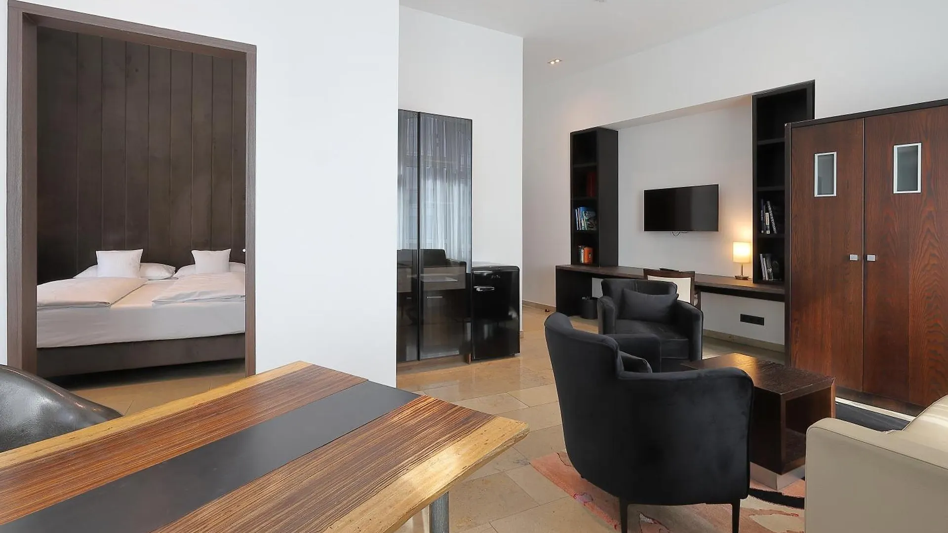 Devin Art Hotel Дюссельдорф 4*,