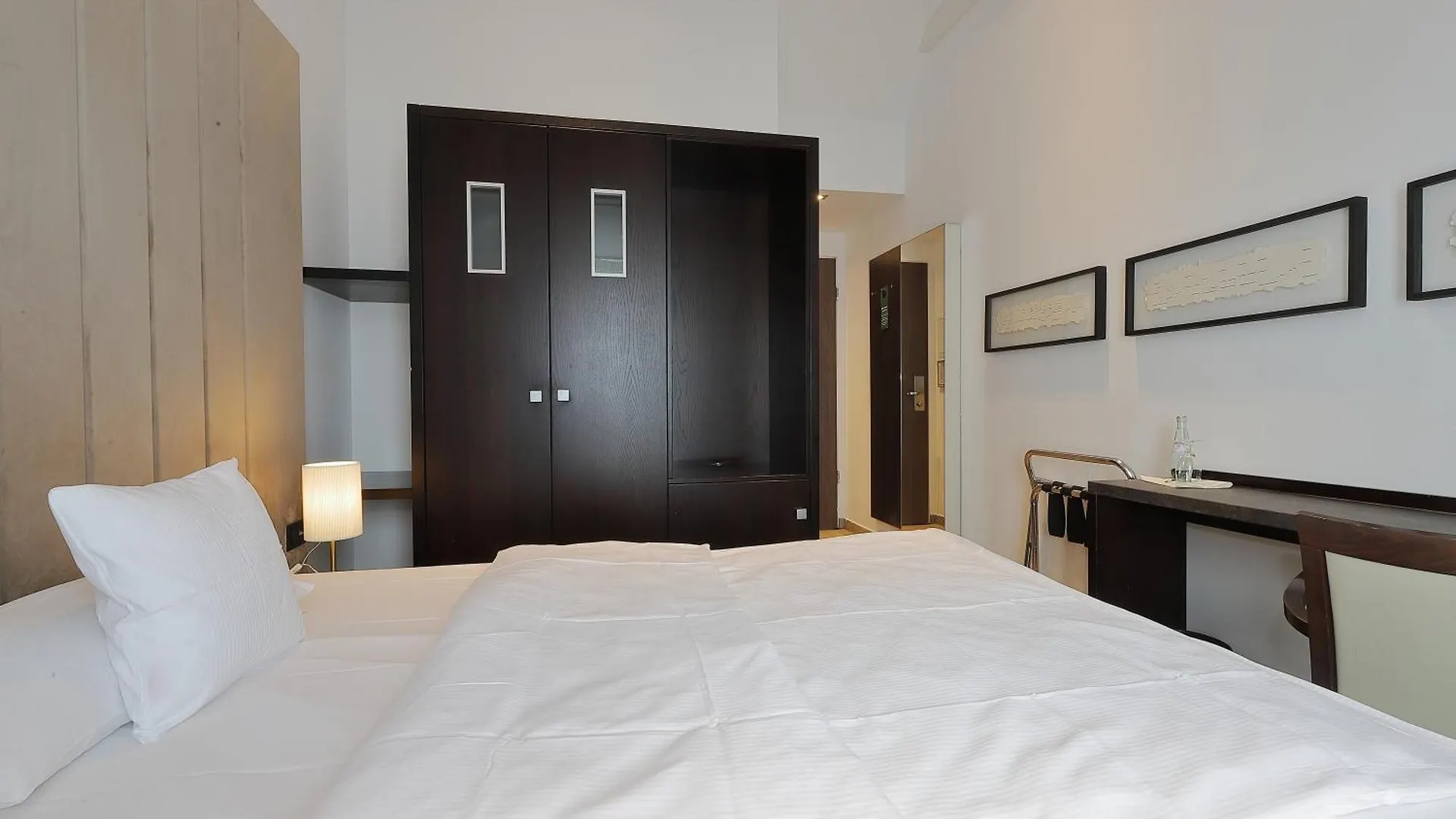 Devin Art Hotel Дюссельдорф 4*,  Германия