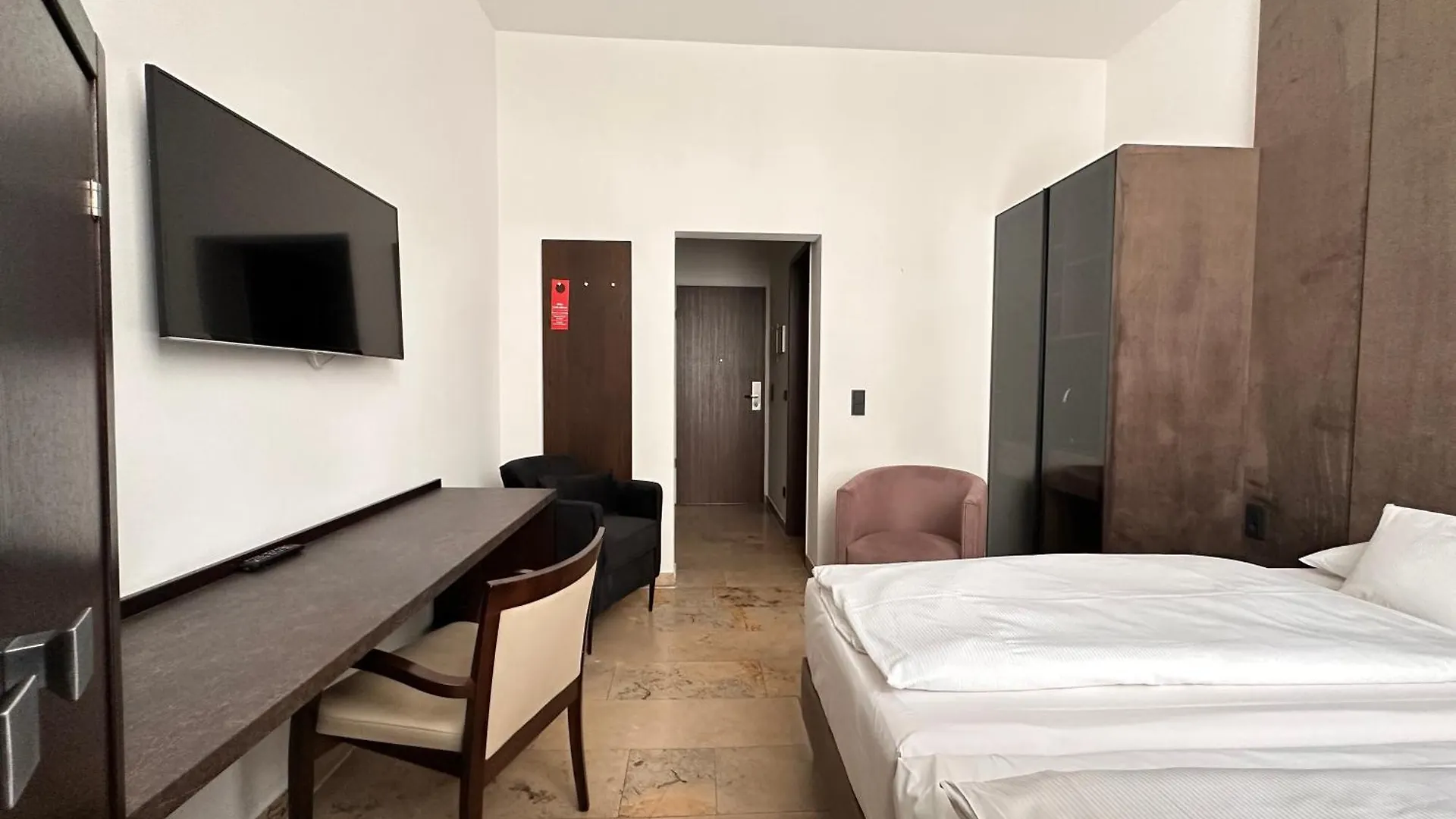 Devin Art Hotel Дюссельдорф